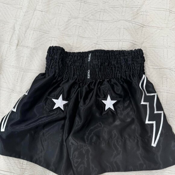 NEW Yokkao Muay Thai Shorts Black and White - Picture 2 of 3